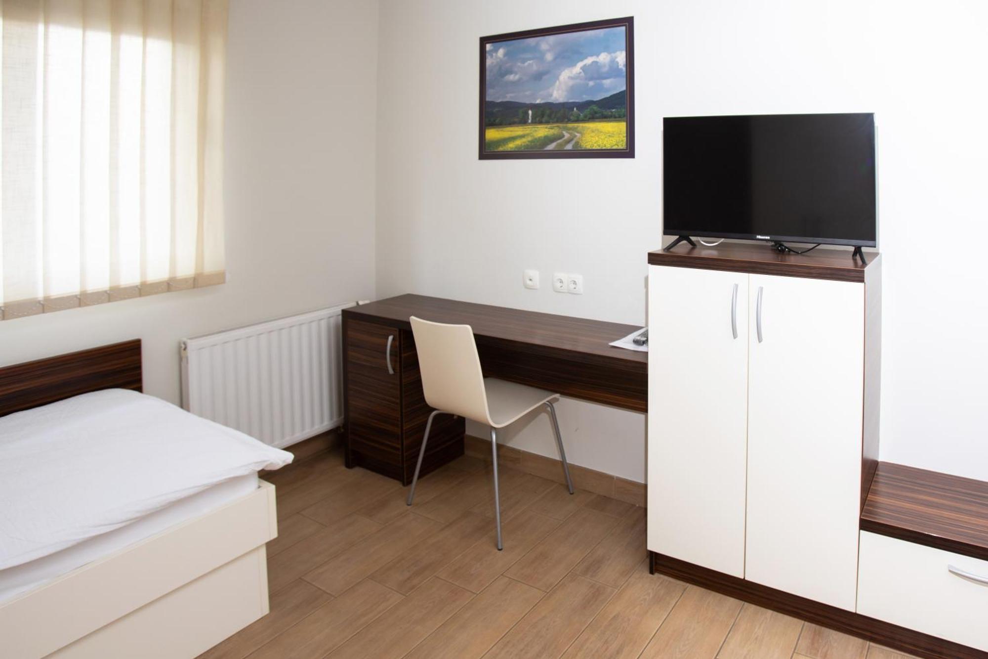 Rooms En Krajcar Cerknica Eksteriør bilde