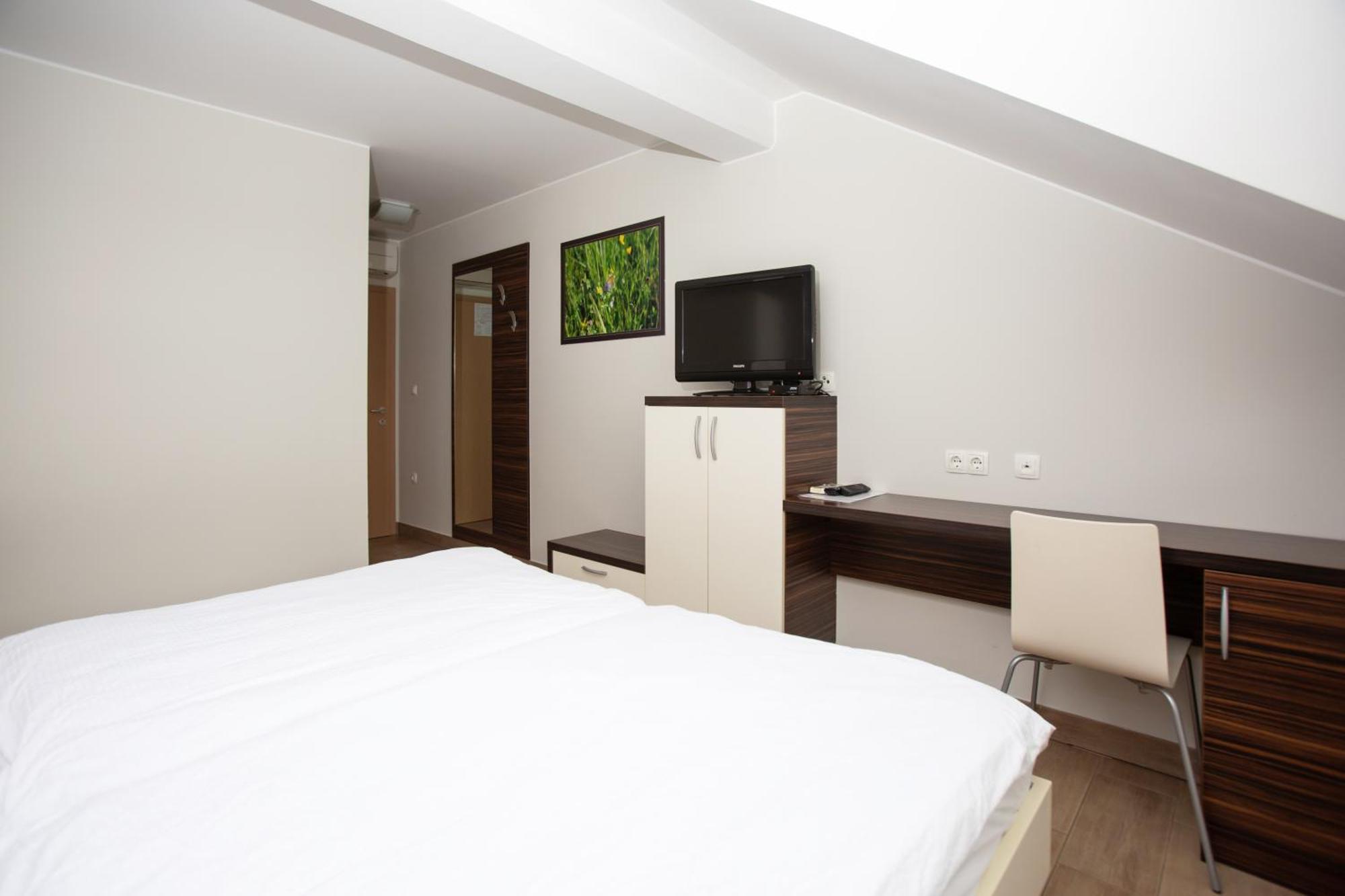 Rooms En Krajcar Cerknica Eksteriør bilde