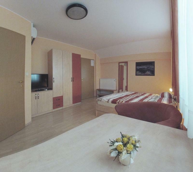 Rooms En Krajcar Cerknica Eksteriør bilde